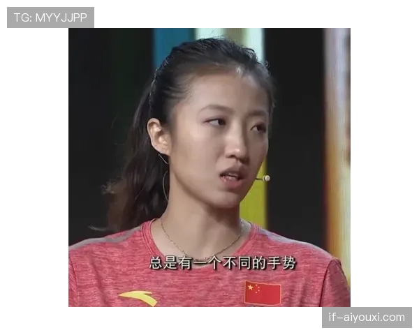 丁霞一晒度假照，朋友群炸开了，我的银行卡在角落瑟瑟发抖